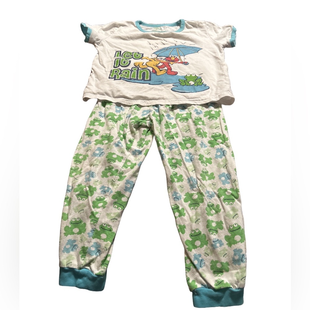 Kids Sesame Street 2 Piece Pyjamas Size 4